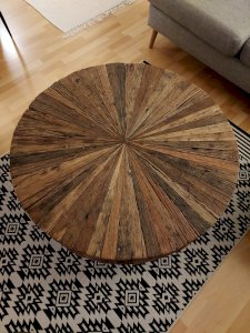 Uniikki puinen sohvapöytä